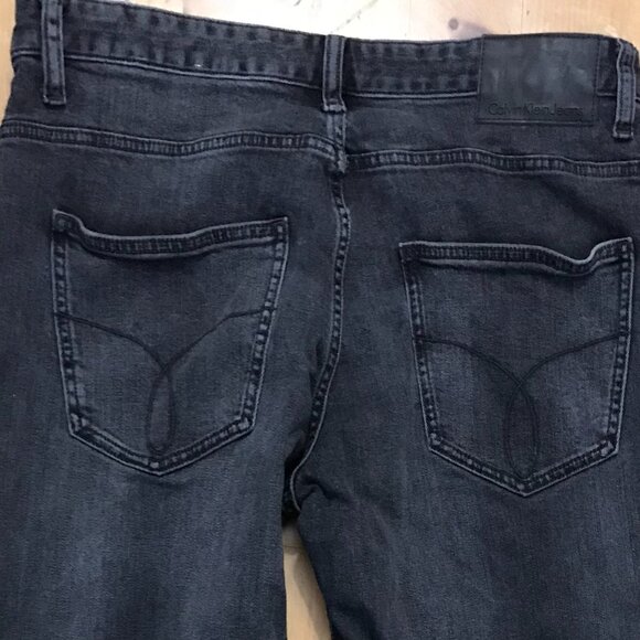 Calvin Klein Slim Straight Jeans – Size 32x30 - Picture 4 of 8